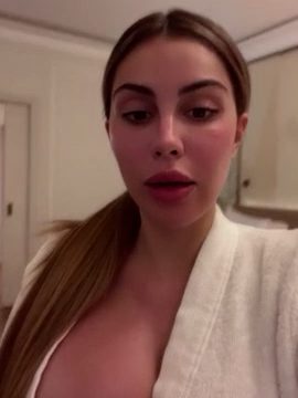 Alexa Dellanos Show Natural Boobs Video Hot